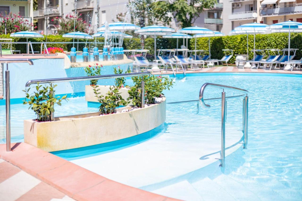 Hotel Smeraldo 체제나티코 외부 사진