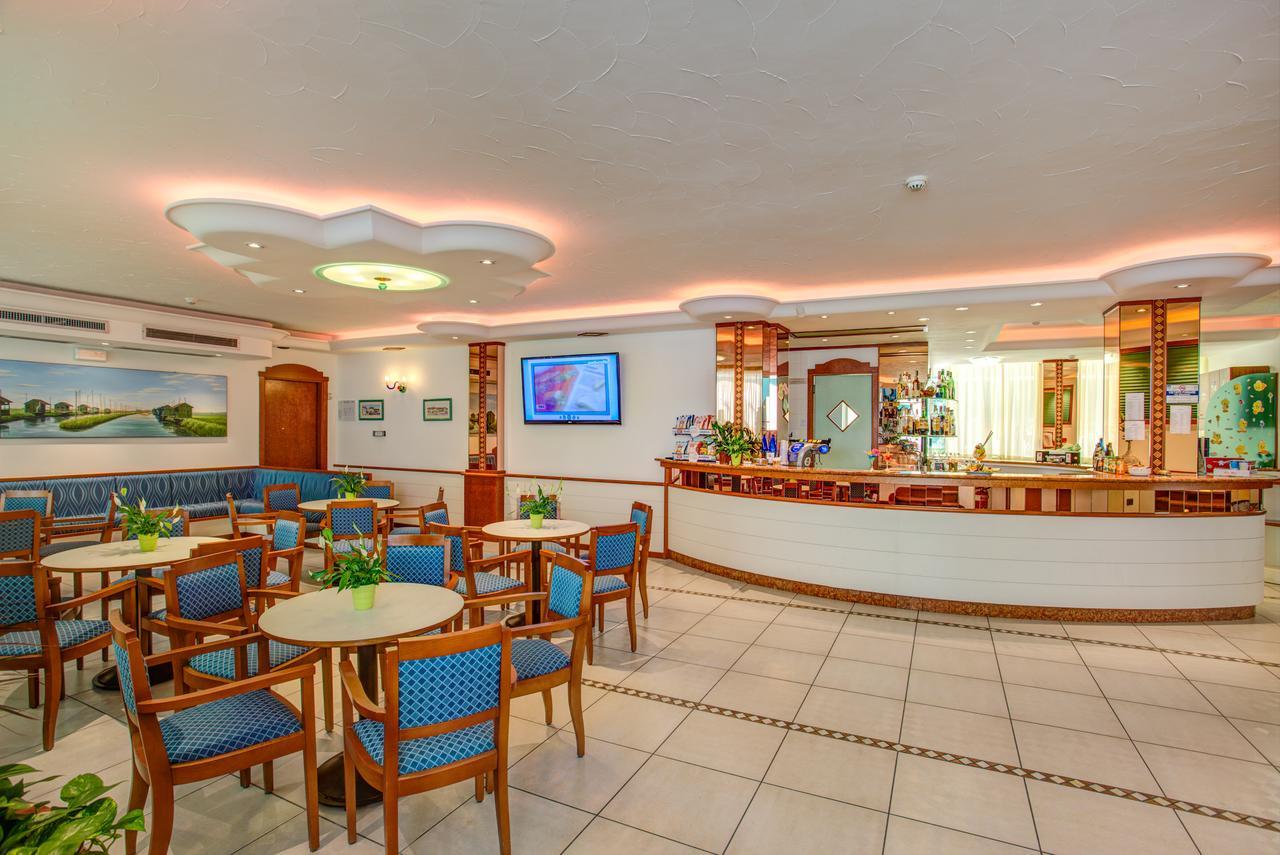 Hotel Smeraldo 체제나티코 외부 사진